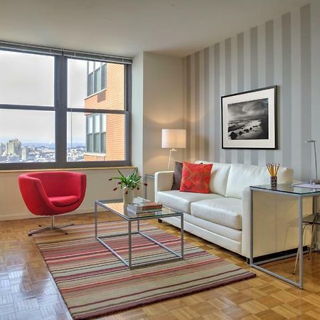 شقة Furnished Quarters At Grove Pointe جيرسي سيتي المظهر الخارجي الصورة